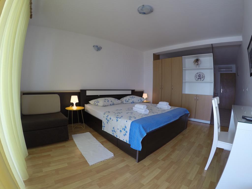 Guest House Stipe Brela Bagian luar foto